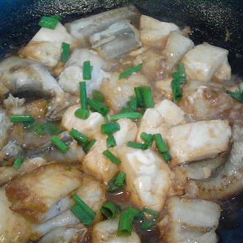 龙头鱼烧豆腐怎么做，龙头鱼烧豆腐怎么做好吃，龙头鱼烧豆腐做法