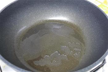鸡蛋煎面包片怎么做，鸡蛋煎面包片怎么做好吃，鸡蛋煎面包片做法