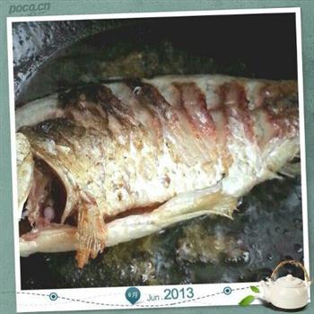 豆腐金针菇鲫鱼汤怎么做，豆腐金针菇鲫鱼汤怎么做好吃，豆腐金针菇鲫鱼汤做法