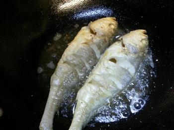 苔条煎黄鱼怎么做，苔条煎黄鱼怎么做好吃，苔条煎黄鱼做法