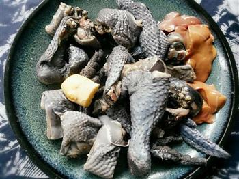 海参黄芪红枣乌鸡汤怎么做，海参黄芪红枣乌鸡汤怎么做好吃，海参黄芪红枣乌鸡汤做法