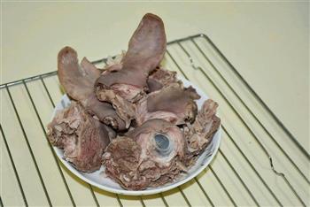 竹蔗红萝卜马蹄羊头汤怎么做，竹蔗红萝卜马蹄羊头汤怎么做好吃，竹蔗红萝卜马蹄羊头汤做法
