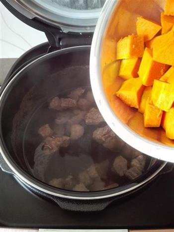 南瓜牛肉汤怎么做，南瓜牛肉汤怎么做好吃，南瓜牛肉汤做法