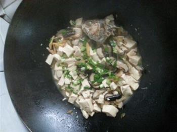 鱼头烧豆付怎么做，鱼头烧豆付怎么做好吃，鱼头烧豆付做法