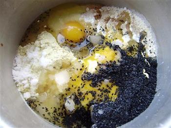 黑芝麻小麻花怎么做，黑芝麻小麻花怎么做好吃，黑芝麻小麻花做法