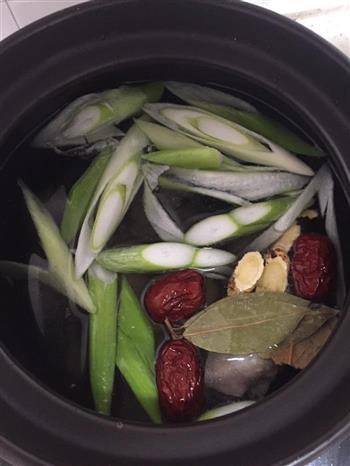 菌菇玉米羊肉汤怎么做，菌菇玉米羊肉汤怎么做好吃，菌菇玉米羊肉汤做法