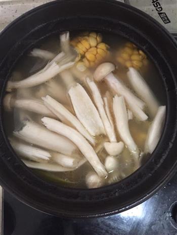 菌菇玉米羊肉汤怎么做，菌菇玉米羊肉汤怎么做好吃，菌菇玉米羊肉汤做法