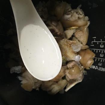 电饭锅猪脚怎么做，电饭锅猪脚怎么做好吃，电饭锅猪脚做法