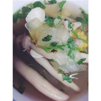 冬瓜海鲜菇玉米汤怎么做，冬瓜海鲜菇玉米汤怎么做好吃，冬瓜海鲜菇玉米汤做法