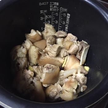 电饭锅猪脚怎么做，电饭锅猪脚怎么做好吃，电饭锅猪脚做法