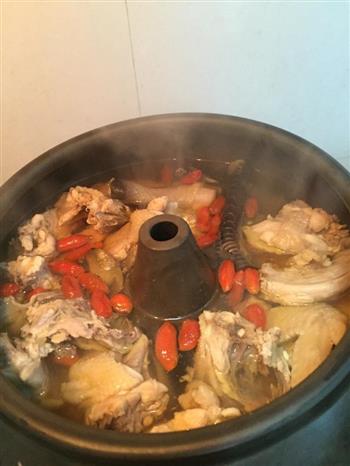 气锅土鸡怎么做，气锅土鸡怎么做好吃，气锅土鸡做法