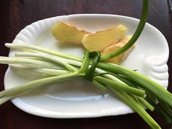 香菇竹荪老鸡汤怎么做，香菇竹荪老鸡汤怎么做好吃，香菇竹荪老鸡汤做法