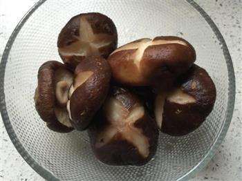 香菇竹荪老鸡汤怎么做，香菇竹荪老鸡汤怎么做好吃，香菇竹荪老鸡汤做法