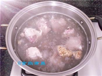 鸡爪猪骨木瓜汤怎么做，鸡爪猪骨木瓜汤怎么做好吃，鸡爪猪骨木瓜汤做法