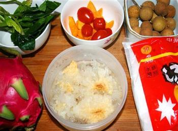 银耳水果汤圆怎么做，银耳水果汤圆怎么做好吃，银耳水果汤圆做法