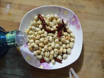 炸花生仁怎么做，炸花生仁怎么做好吃，炸花生仁做法