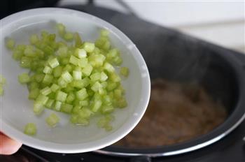 笋脯豆皮大排汤怎么做，笋脯豆皮大排汤怎么做好吃，笋脯豆皮大排汤做法
