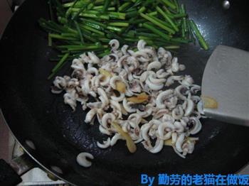 墨鱼仔韭菜花怎么做，墨鱼仔韭菜花怎么做好吃，墨鱼仔韭菜花做法