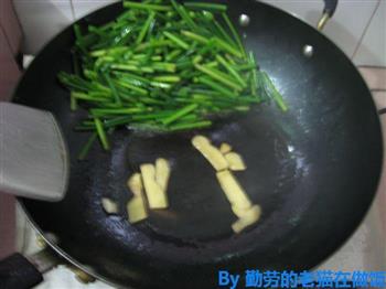 墨鱼仔韭菜花怎么做，墨鱼仔韭菜花怎么做好吃，墨鱼仔韭菜花做法