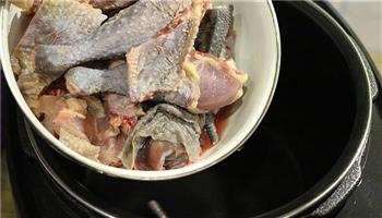 鸡汤炖鱼面怎么做，鸡汤炖鱼面怎么做好吃，鸡汤炖鱼面做法