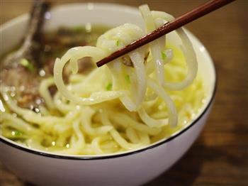 鸡汤炖鱼面怎么做，鸡汤炖鱼面怎么做好吃，鸡汤炖鱼面做法
