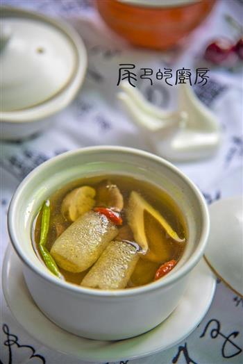 什菇鲜鸡汤怎么做，什菇鲜鸡汤怎么做好吃，什菇鲜鸡汤做法
