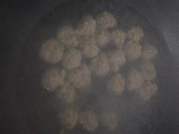 肉丸子海带汤怎么做，肉丸子海带汤怎么做好吃，肉丸子海带汤做法