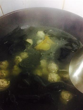 肉丸子海带汤怎么做，肉丸子海带汤怎么做好吃，肉丸子海带汤做法