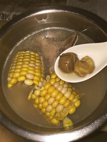 栗子玉米骨头汤超甜怎么做，栗子玉米骨头汤超甜怎么做好吃，栗子玉米骨头汤超甜做法