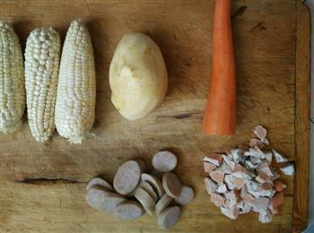 玉米杂菌汤怎么做，玉米杂菌汤怎么做好吃，玉米杂菌汤做法