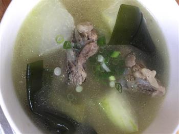 猪大骨汤怎么做，猪大骨汤怎么做好吃，猪大骨汤做法
