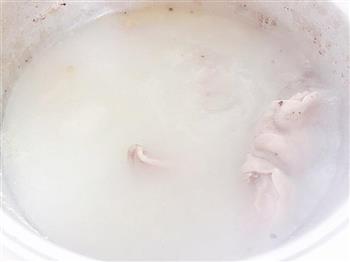 猪肚酸菜汤怎么做，猪肚酸菜汤怎么做好吃，猪肚酸菜汤做法