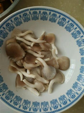 玉米杂菌汤怎么做，玉米杂菌汤怎么做好吃，玉米杂菌汤做法