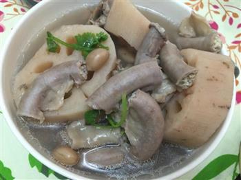 粉肠花生莲藕汤怎么做，粉肠花生莲藕汤怎么做好吃，粉肠花生莲藕汤做法