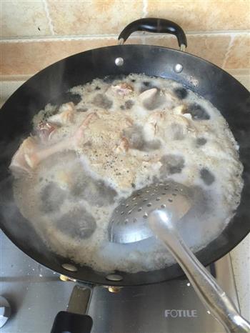 柴鸡鲜汤怎么做，柴鸡鲜汤怎么做好吃，柴鸡鲜汤做法