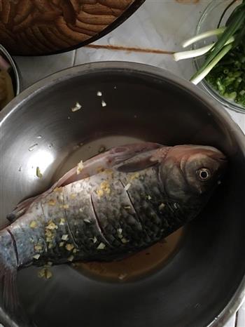 鲫鱼炖萝卜汤怎么做，鲫鱼炖萝卜汤怎么做好吃，鲫鱼炖萝卜汤做法