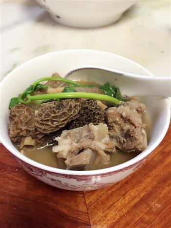 羊肚菌猪扒参猪骨汤怎么做，羊肚菌猪扒参猪骨汤怎么做好吃，羊肚菌猪扒参猪骨汤做法