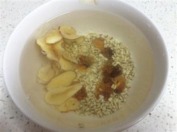 桃胶活耳薏米甜汤怎么做，桃胶活耳薏米甜汤怎么做好吃，桃胶活耳薏米甜汤做法