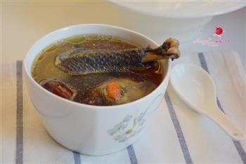 乌鸡香菇红枣汤怎么做，乌鸡香菇红枣汤怎么做好吃，乌鸡香菇红枣汤做法