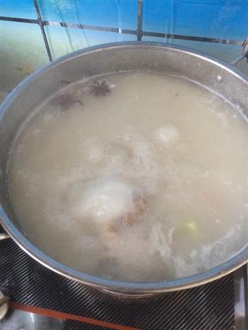 蒜香排骨汤怎么做，蒜香排骨汤怎么做好吃，蒜香排骨汤做法