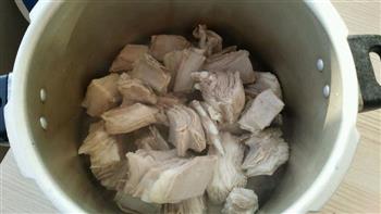 砂锅羊肉煲怎么做，砂锅羊肉煲怎么做好吃，砂锅羊肉煲做法