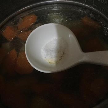 猪骨土豆胡萝卜汤怎么做，猪骨土豆胡萝卜汤怎么做好吃，猪骨土豆胡萝卜汤做法