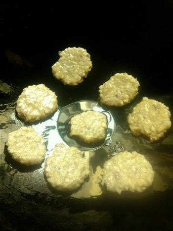 香煎连藕鱼饼怎么做，香煎连藕鱼饼怎么做好吃，香煎连藕鱼饼做法