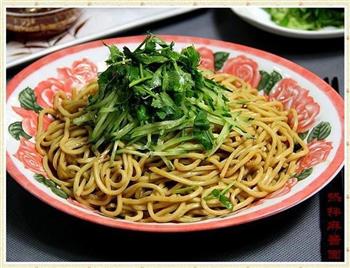 热拌麻酱面怎么做，热拌麻酱面怎么做好吃，热拌麻酱面做法