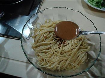 热拌麻酱面怎么做，热拌麻酱面怎么做好吃，热拌麻酱面做法