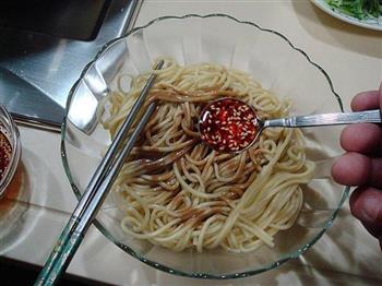 热拌麻酱面怎么做，热拌麻酱面怎么做好吃，热拌麻酱面做法