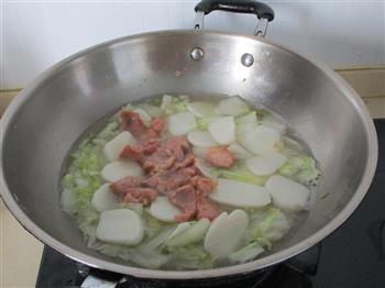 白菜肉片汤年糕怎么做，白菜肉片汤年糕怎么做好吃，白菜肉片汤年糕做法