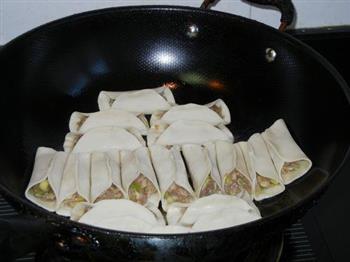大葱羊肉锅贴怎么做，大葱羊肉锅贴怎么做好吃，大葱羊肉锅贴做法