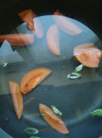 菠菜番茄菌菇汤怎么做，菠菜番茄菌菇汤怎么做好吃，菠菜番茄菌菇汤做法