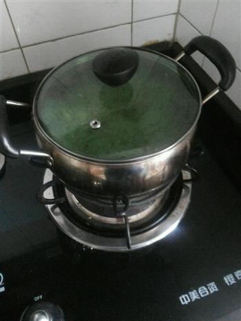 银耳莲子酒糟汤怎么做，银耳莲子酒糟汤怎么做好吃，银耳莲子酒糟汤做法
